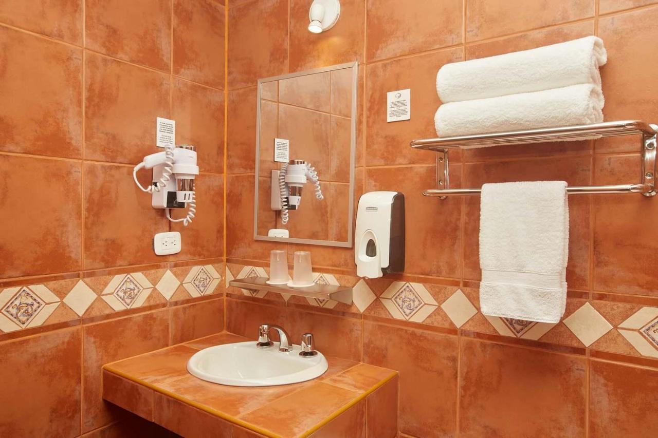 Casa Andina Standard Puno Hotel Kültér fotó